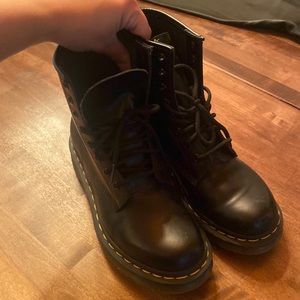 Dr. Martens, Sz 7